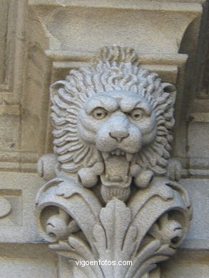 Edificio Bon�n  - Jenaro de la Fuente Dom�nguez (1910) (CALLE AREAL). 