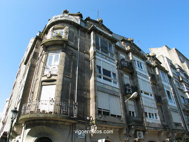 Edificio de Saturnino Garc�a  - Manuel G�mez Rom�n (1912) (PLAZA COMPOSTELA). 