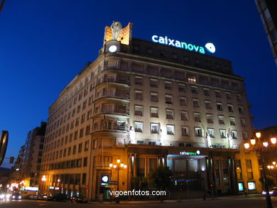 Edificio Sede Social Caixanova  - Antonio Cominges (1953) (AVDA GARCIA BARBON). 