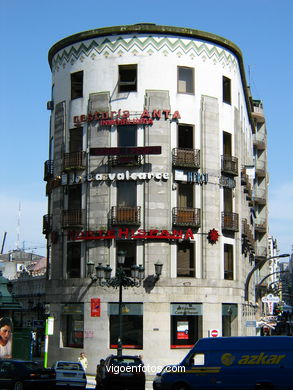 Edificio para las hermanas Salgueiro Grac�a Barb�n  - Romualdo de Madariaga (1934) (PLAZA PORTA DO SOL). 