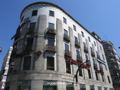 Edificio para las hermanas Salgueiro Grac�a Barb�n  - Romualdo de Madariaga (1934) (PLAZA PORTA DO SOL). 