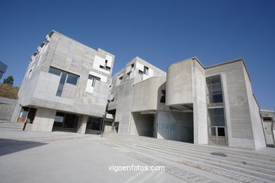 Zona Comercial (Enric Miralles). Ciudad Universitaria. 