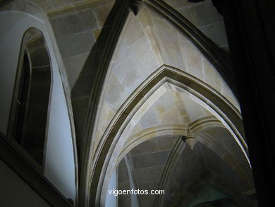 Iglesia de Santiago de Vigo. Iglesias del n�cleo urbano. 
