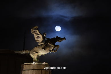 Sculptures horses Caixanova