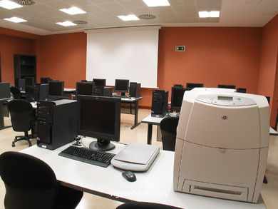 ROOM OF NEW TECHNOLOGIES AND DEMONSTRATION OF SOCIAL CENTER CAIXANOVA