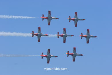 Patrulla Águila. Exhibiciones aéreas.