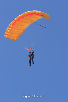 Paracaidistas de la PAPEA. Exhibiciones aéreas.