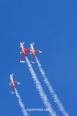 Patrulla acrob�tica Reva. Exhibiciones a�reas. 