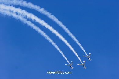 Patrulla acrob�tica Reva. Exhibiciones a�reas. 