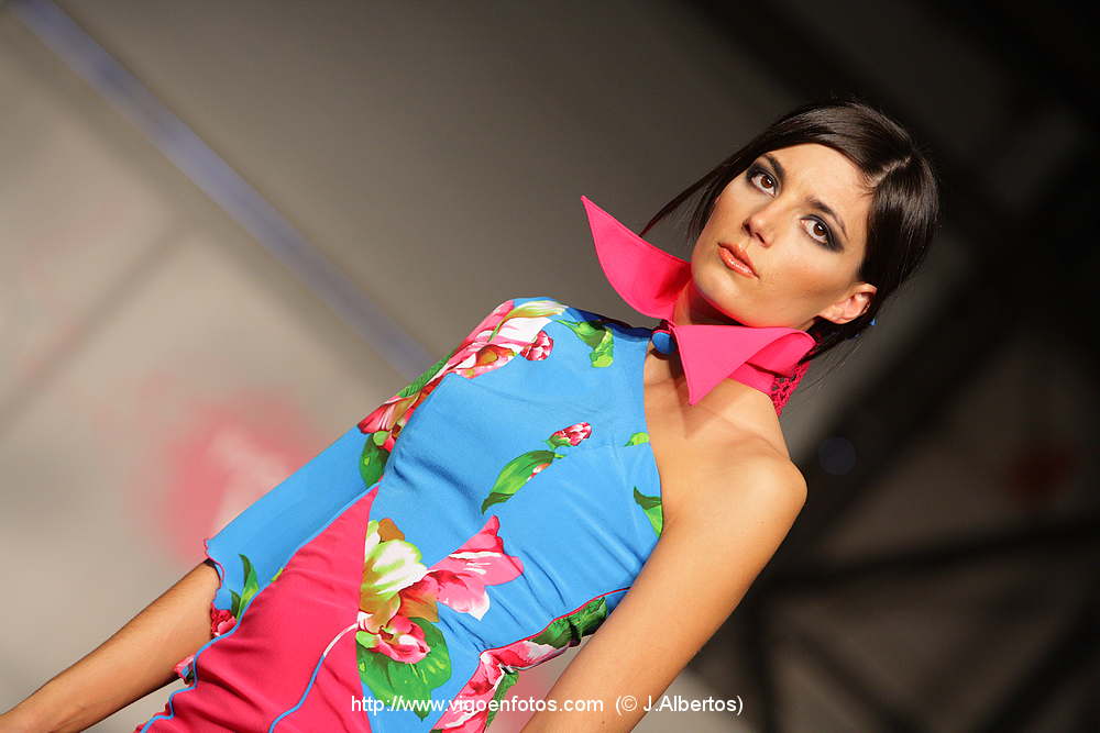 PHOTOS OF ABRIL. DISEÑADOR: MARIA JESUS CUEVAS. RUNWAY FASHION OF YOUNG ...