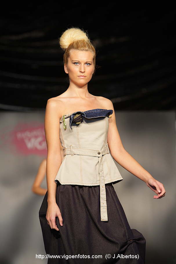 PHOTOS OF MIS JEANS. FASHION DESIGNER: RAQUEL BLANCO . RUNWAY FASHION ...