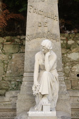 ESCULTURA FUNERARIA EN EL CEMENTERIO DE PEREIRÓ. ESCULTURAS Y ESCULTORES. VIGO