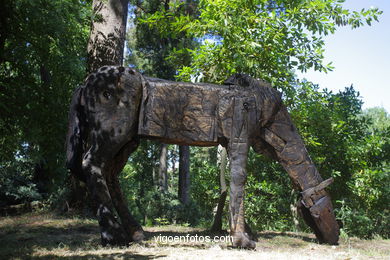 NATURALEZA CON ARTE. EXPOSICIÓN DE ESCULTURA JARDINES PAZO QUIÑONES DE LEÓN (CASTRELOS) VIGO. NATUREZA CON ARTE.