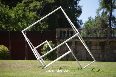 NATURALEZA CON ARTE. EXPOSICIÓN DE ESCULTURA JARDINES PAZO QUIÑONES DE LEÓN (CASTRELOS) VIGO. NATUREZA CON ARTE.