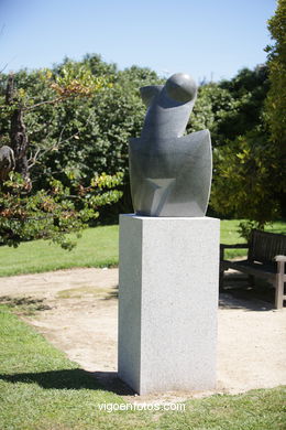 NATURALEZA CON ARTE. EXPOSICIÓN DE ESCULTURA JARDINES PAZO QUIÑONES DE LEÓN (CASTRELOS) VIGO. NATUREZA CON ARTE.