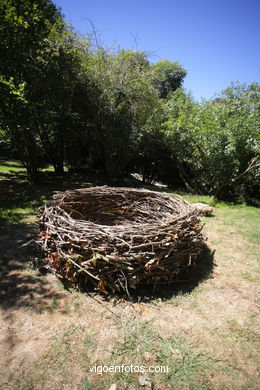 NATURALEZA CON ARTE. EXPOSICIÓN DE ESCULTURA JARDINES PAZO QUIÑONES DE LEÓN (CASTRELOS) VIGO. NATUREZA CON ARTE.