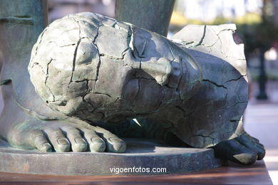 SCULPTURES DE IGOR MITORAJ. SCULPTURES AND SCULPTORS. VIGO