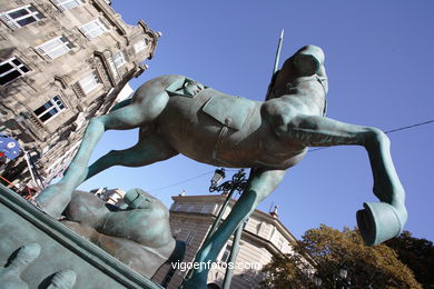 SCULPTURES DE IGOR MITORAJ. SCULPTURES AND SCULPTORS. VIGO