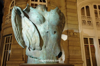 ESCULTURAS DE IGOR MITORAJ. ESCULTURAS Y ESCULTORES. VIGO