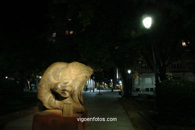 ESCULTURAS DE IGOR MITORAJ. ESCULTURAS Y ESCULTORES. VIGO