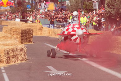 RED BULL AUTOS LOCOS. VIGO 2010. CARRILANAS