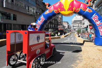 RED BULL AUTOS LOCOS. VIGO 2010. CARRILANAS