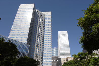 RASCACIELOS - LA DÉFENSE - PARÍS, FRANCIA - IMÁGENES DE VIAJES